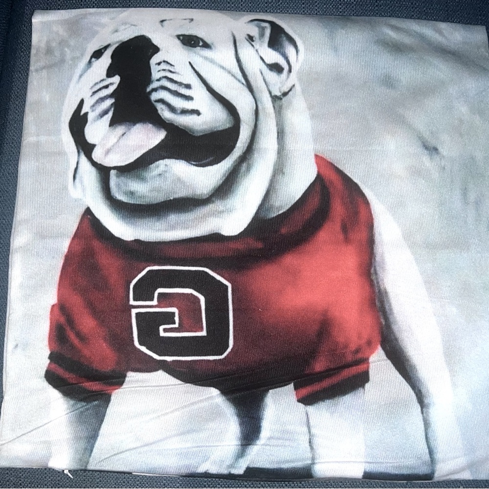 Georgia Bulldogs Throw Cover Pillow